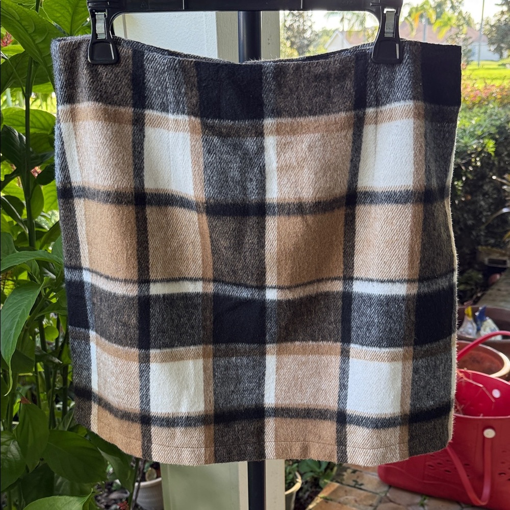 Chic Plaid Mini Skirt - Black, White, Tan